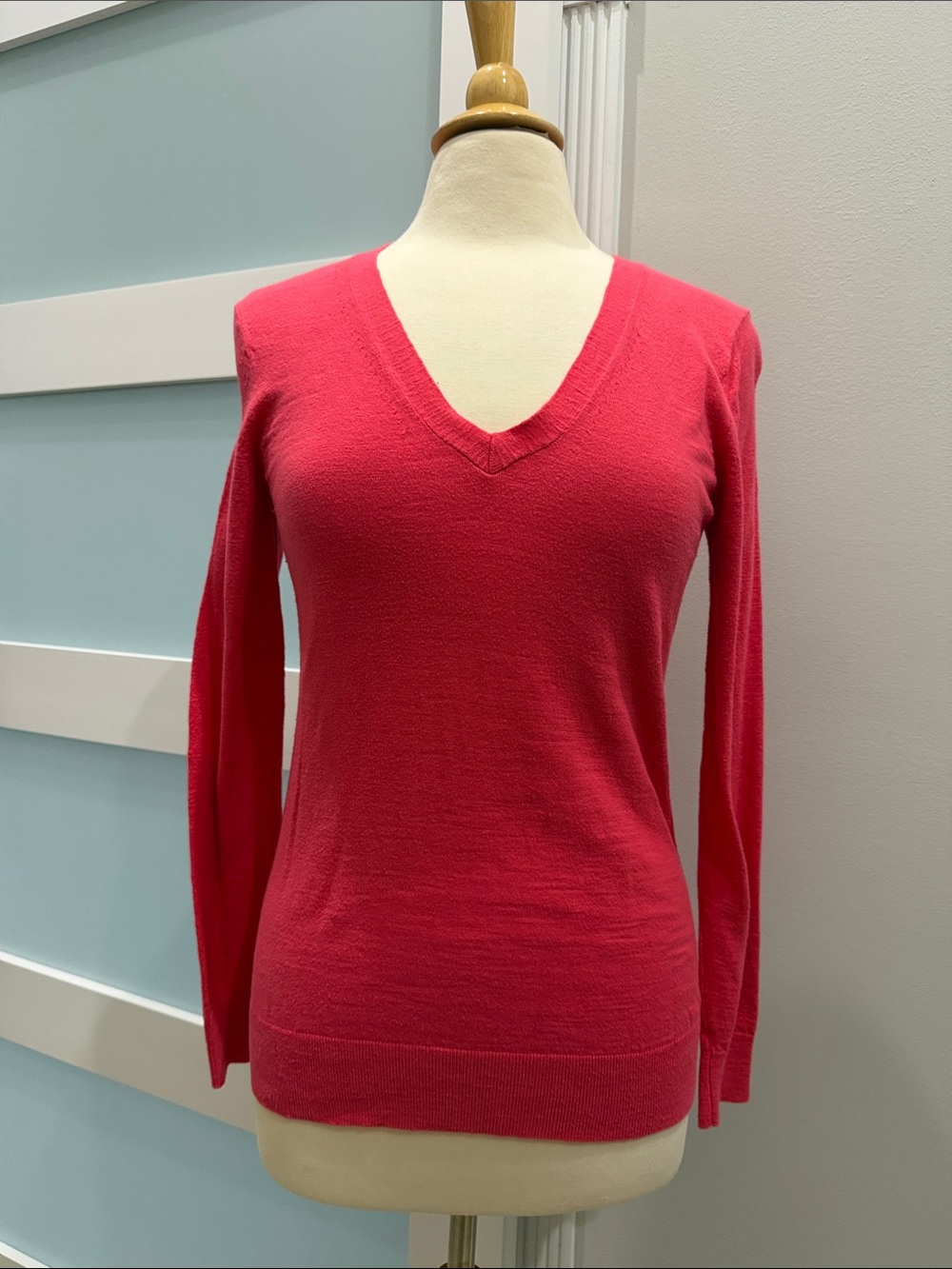Banana Republic Women’s Salmon Lightweight Sweater